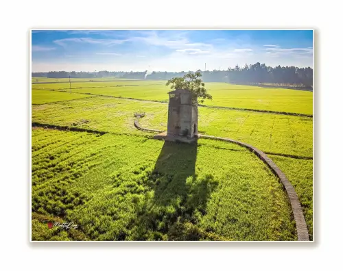 写真シリーズ：廃墟となった古いレンガ窯が有名なチェックイン場所に