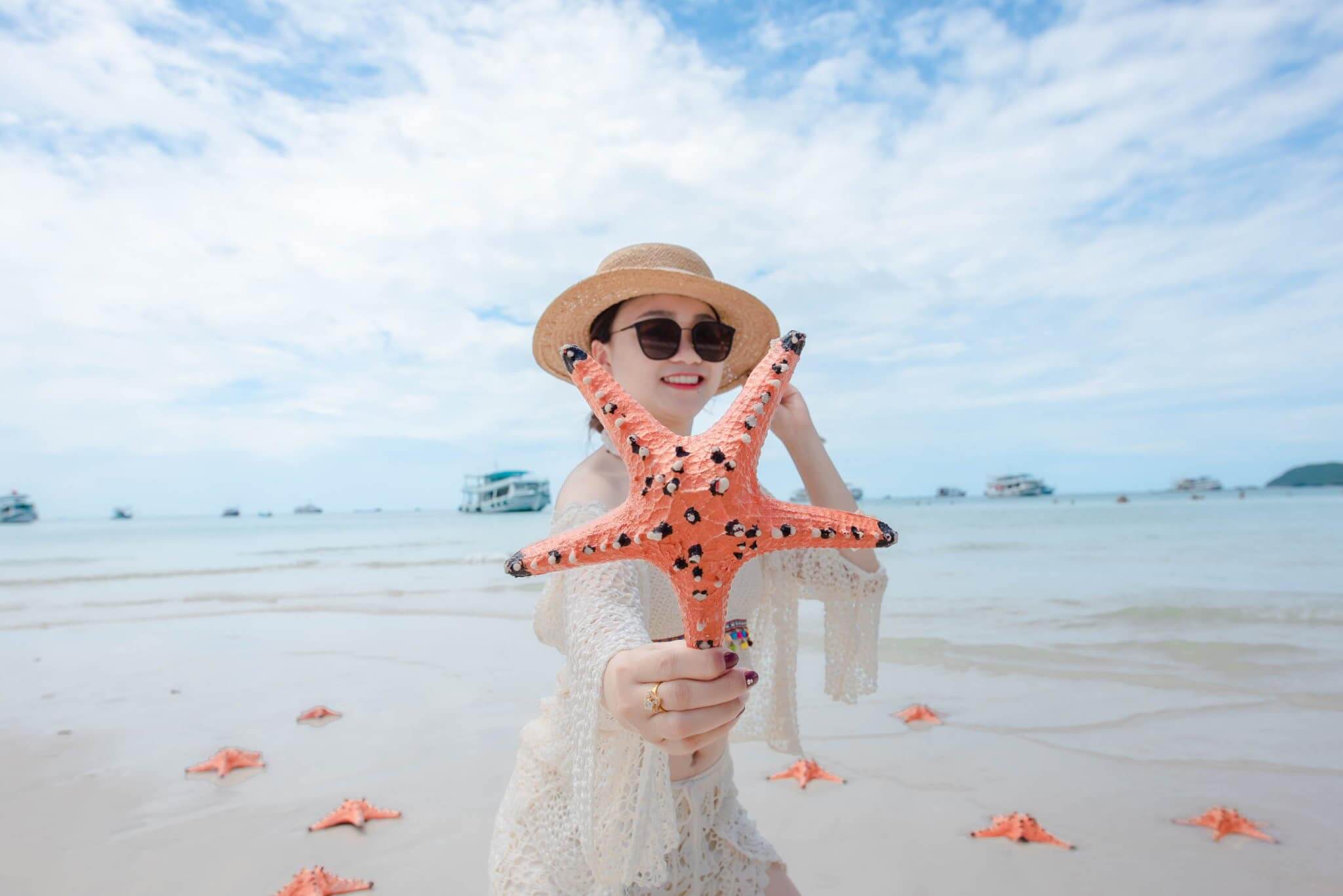 フーコックで最も美しいビーチの 1 つであるバイサオ フーコックは、泳いだり日光浴をしたりするのに非常に適した「コーディネート」です。