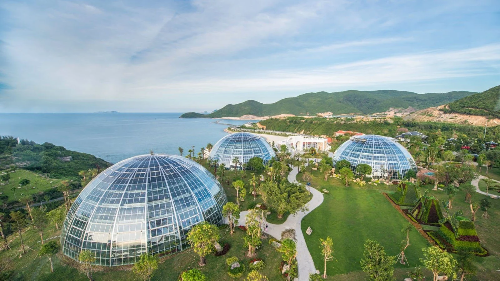 フォン・カイン・ヒルエリアはバレーの最も魅力的なエリアであり、多くの観光客を魅了しています。