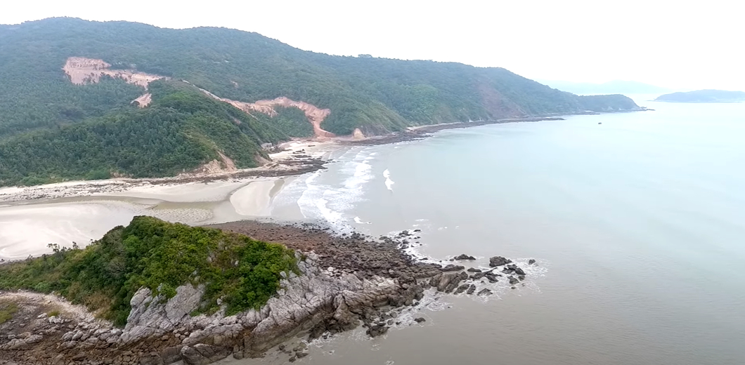 ゴックブン島を訪れ、ハロン湾の魔法のような景色を鑑賞