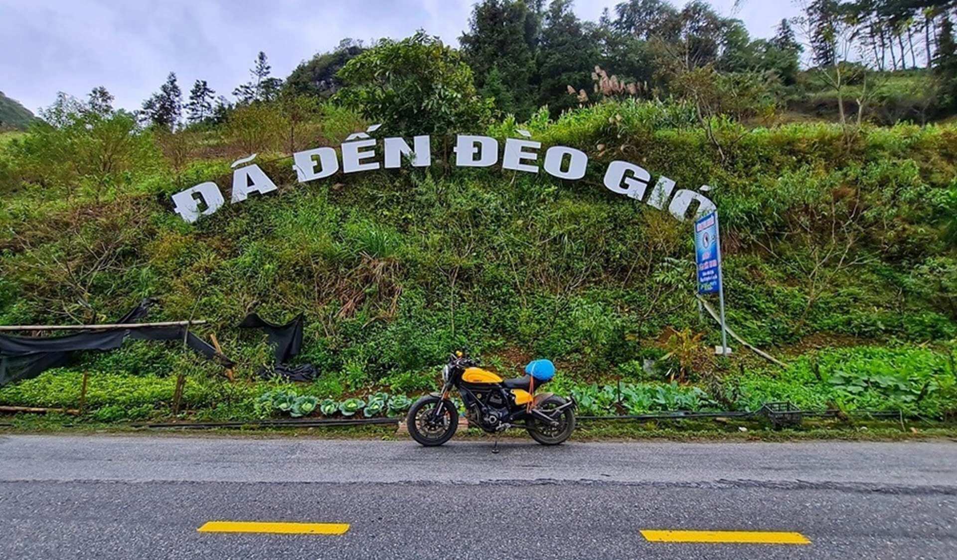 ンガンソンウィンドパスへの印象的なウェルカムサイン