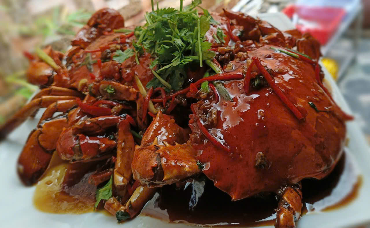 Fried crab with tamarind.