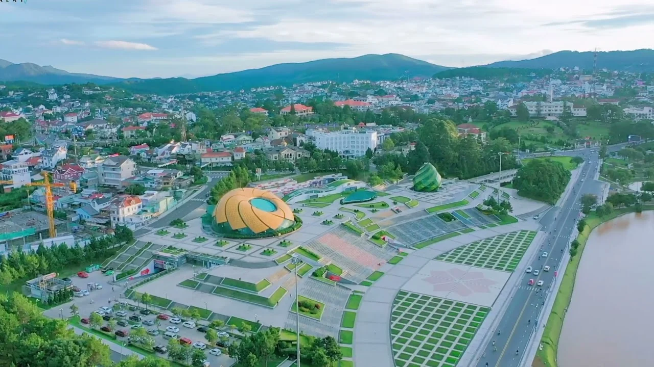 上から見たラムビエン広場のパノラマビュー