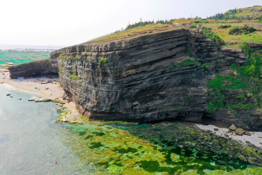 大自然はほぼそのままの状態で保存されており、その美しさはリーソン島を訪れる多くの観光客の心を魅了しています。