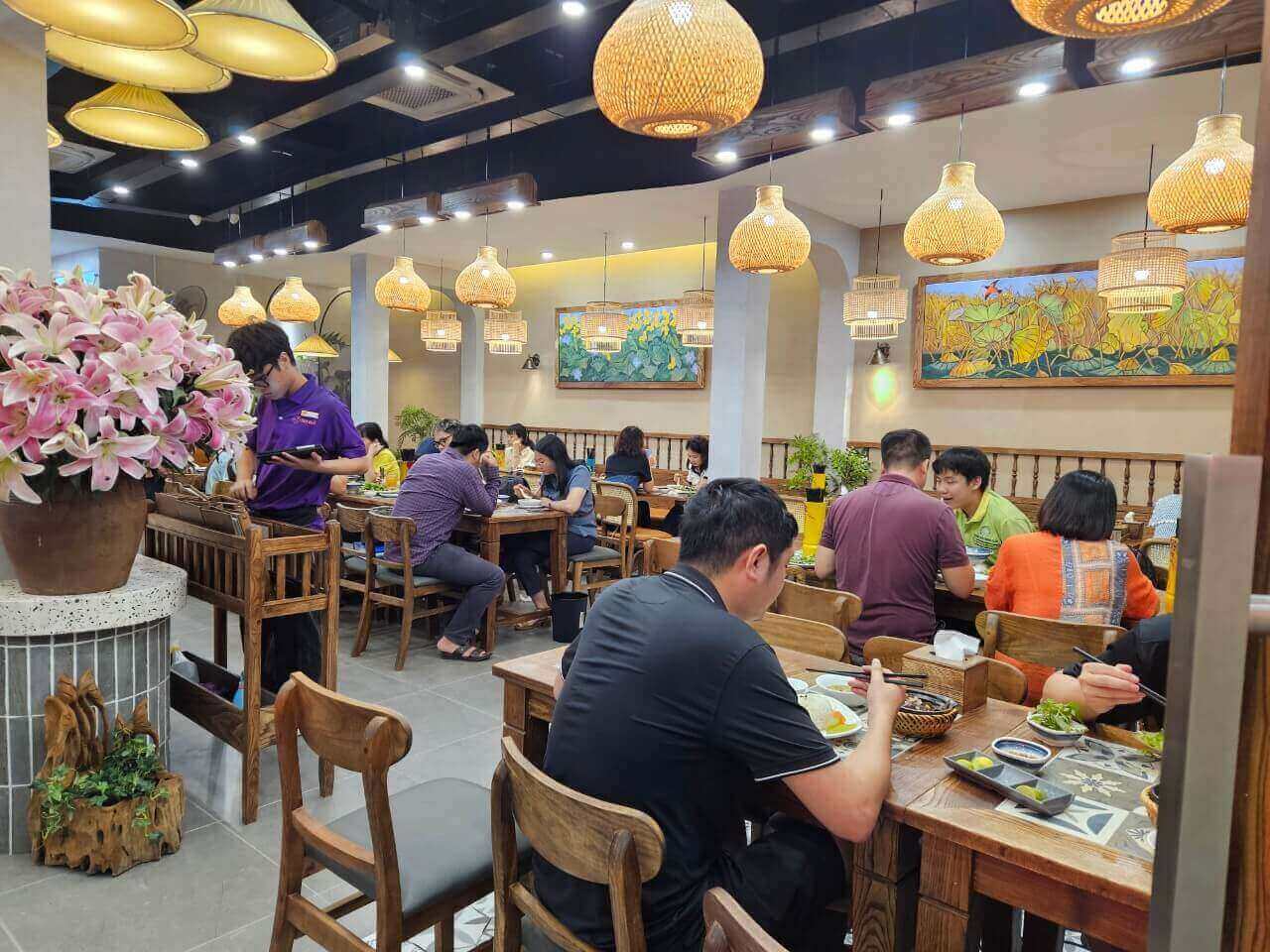 Nhà Hàng Nét Huế Láng Hạ.