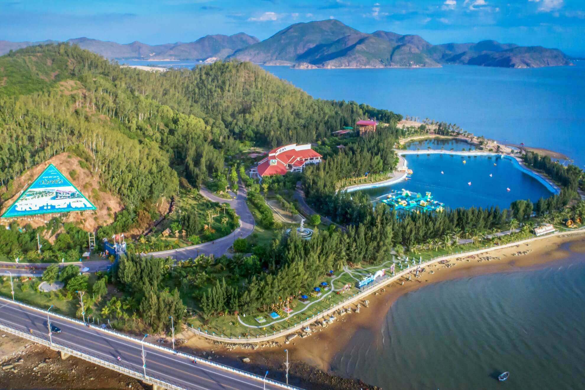 퀴논 씨 게이트(Quy Nhon Sea Gate) 관광 지역