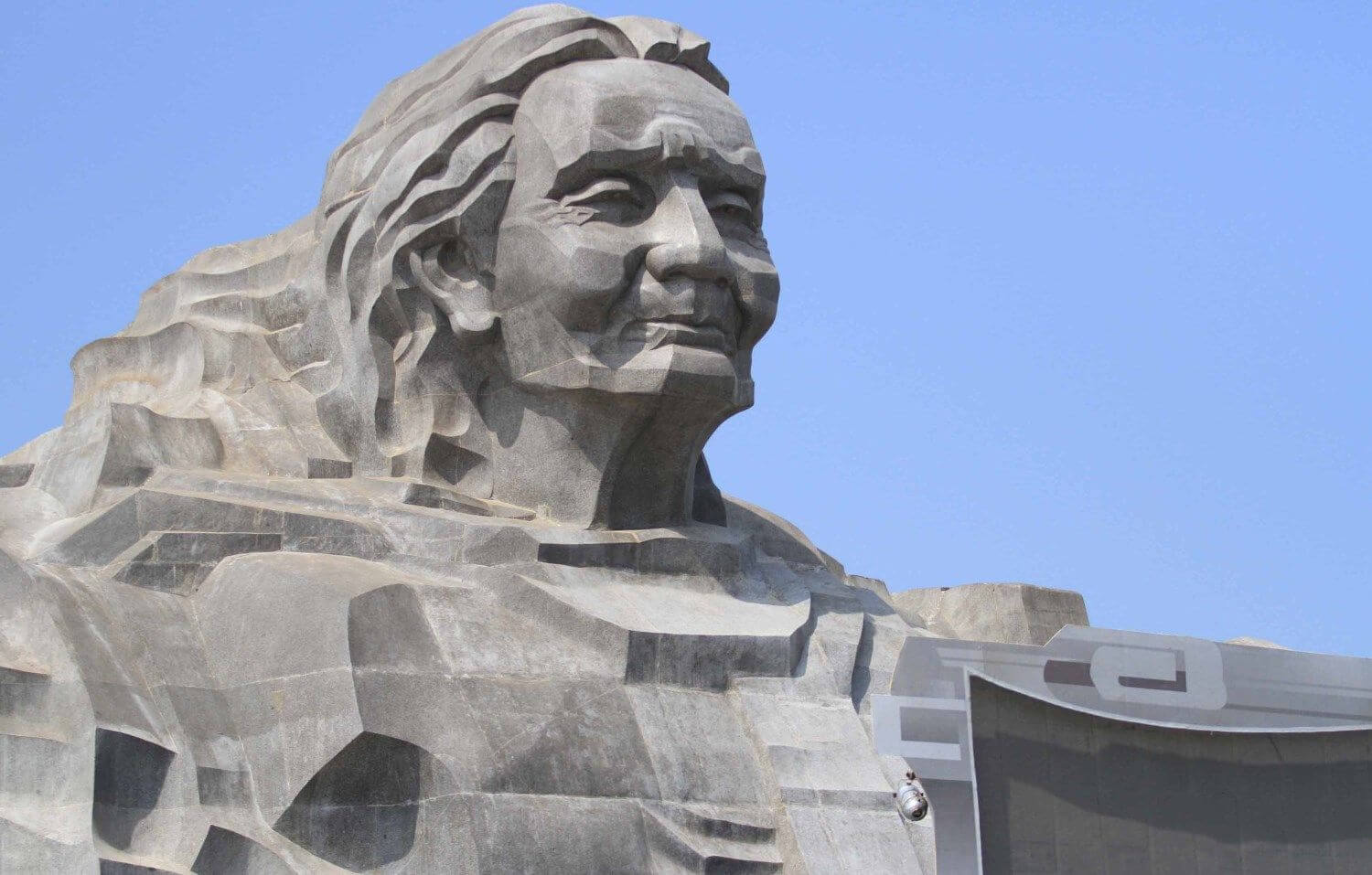 마더 투 기념물