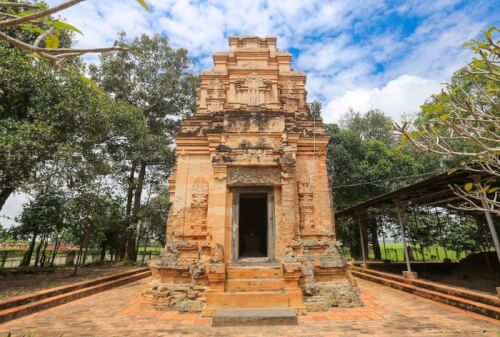 ビンタインの古代の塔 - 千年以上前の遺物を発見