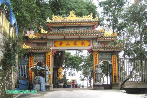 チャウ トイ パゴダの門