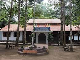 南部支部中央基地の応接室