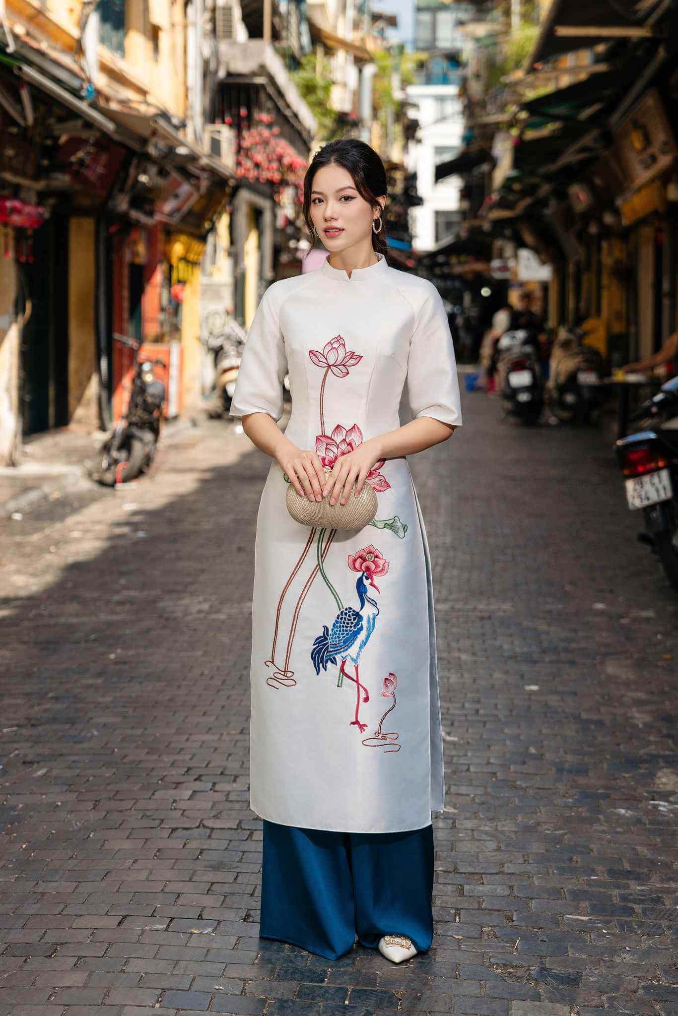 Ngày 1 - DỊCH VỤ THAM QUAN TRẢI NGHIỆM XE BUS 2 TẦNG & ĂN TỐI TRÊN TÀU INDOCHINA