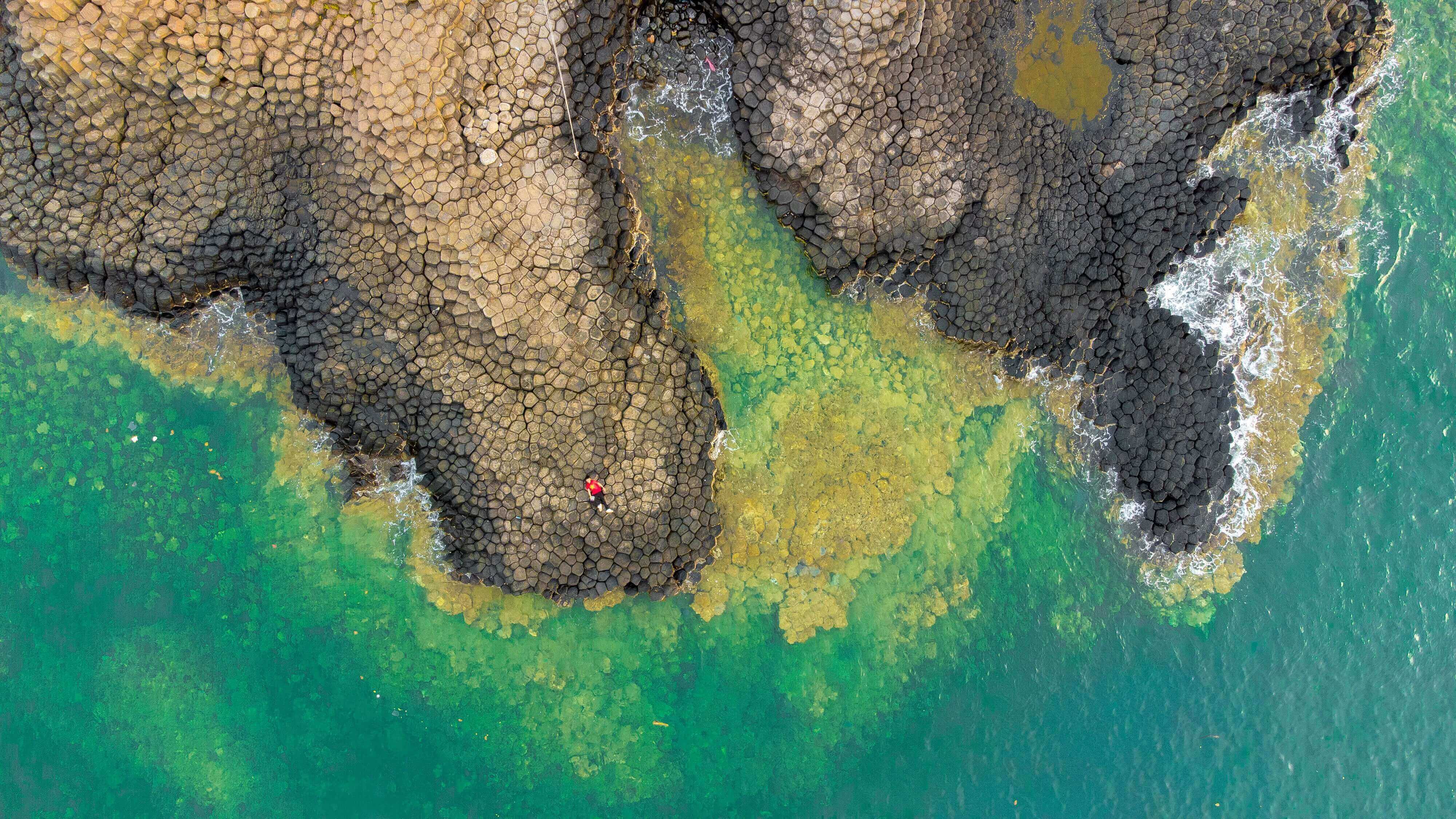 フーイエンに戻り、壮大な傑作ダ ディア リーフを鑑賞します。