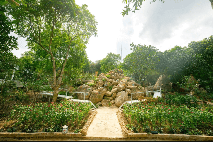 Khu du lịch sinh thái Bản Rõm