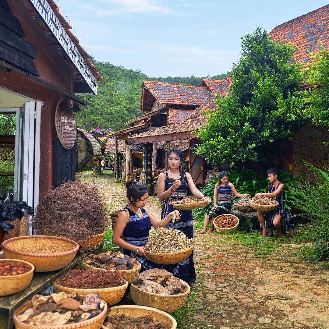 自然と村の静けさを愛し、一度は「都会を離れて森へ行きたい」と思っているなら、クーラン村がぴったりです。