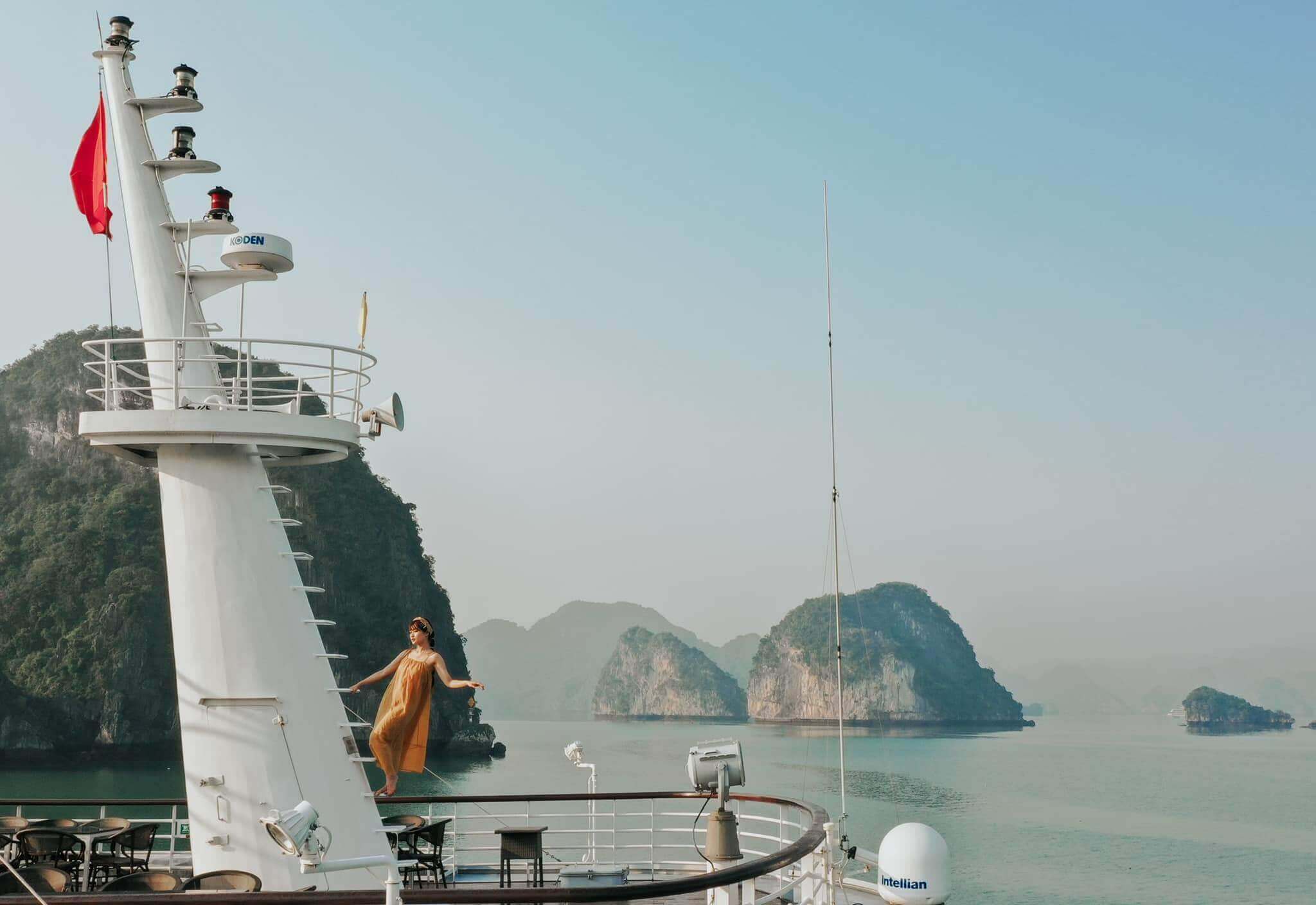 Hạ Long đẹp huyền ảo trong mắt du khách