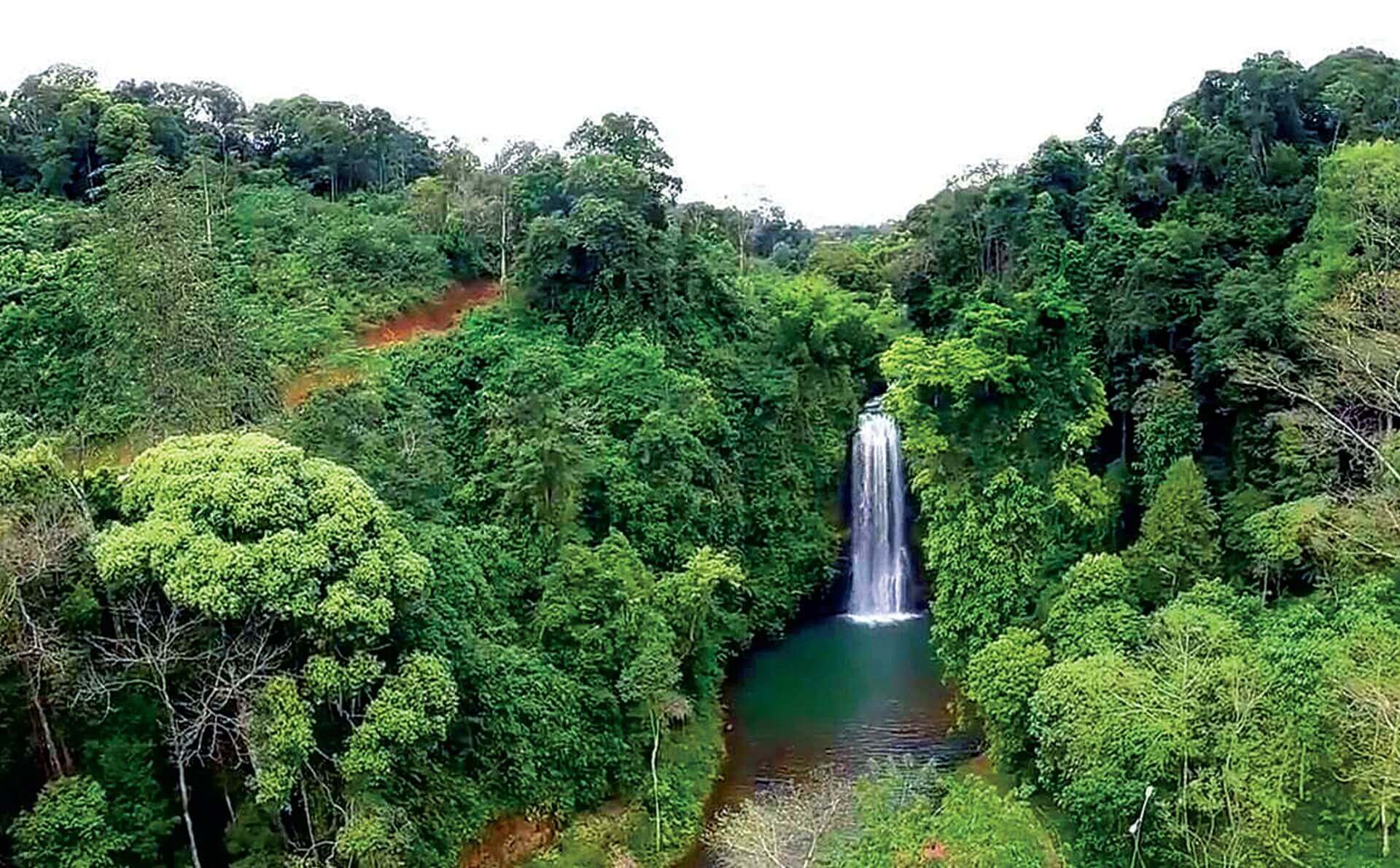 Discovering The Majestic Beauty Of Pa Sy Waterfall In Mang Den