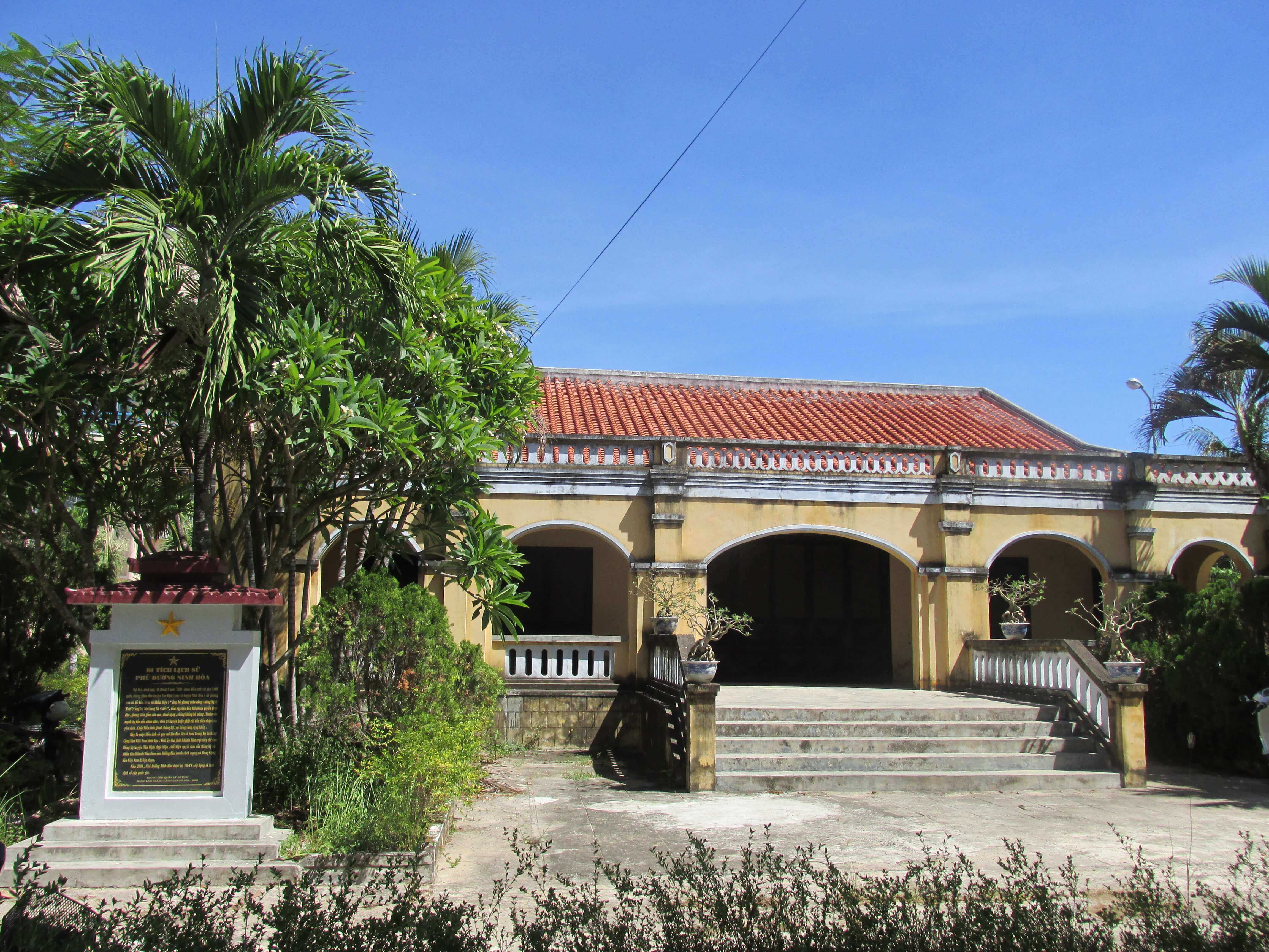 ニンホア ズオン宮殿