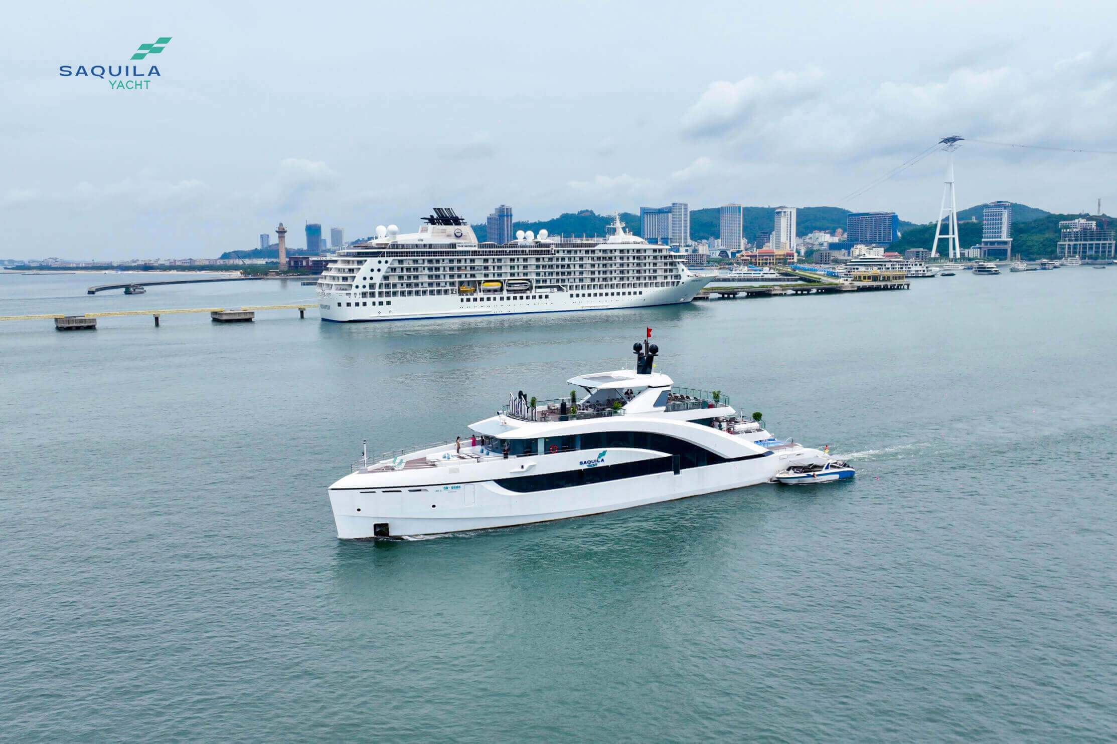 SAQUILA YACHT DINING 5*