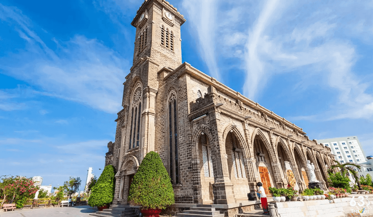 Chiêm ngưỡng tuyệt tác nhà thờ đá Nha Trang