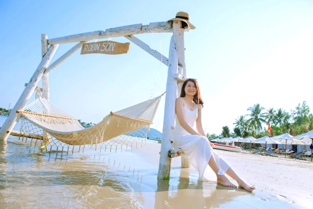 이곳은 많은 젊은이들이 탐험하고 체험하도록 끌어들이고 있습니다.