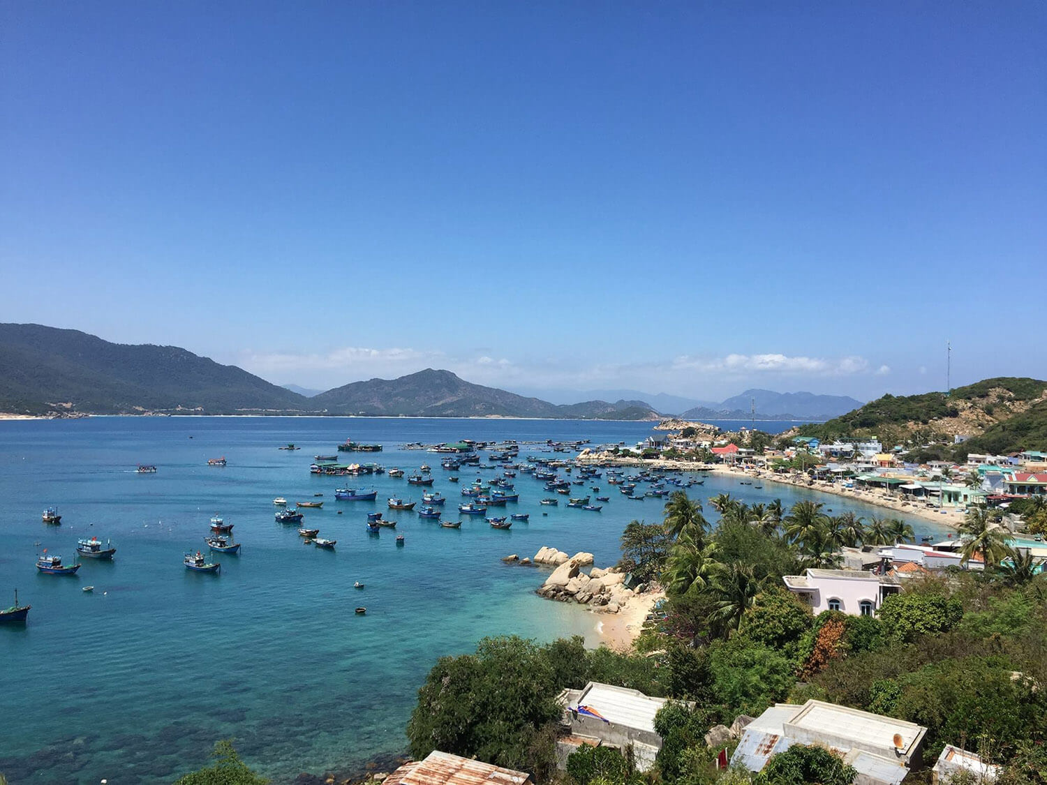 위에서 볼 수 있는 Thung 해변의 모퉁이.