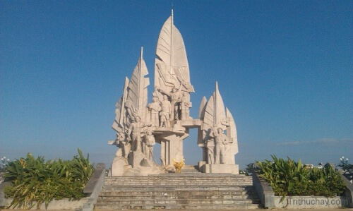 ロング マイ カルチュラル アンド ヒストリカル エリアのモニュメント