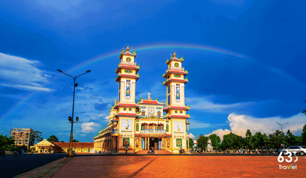 Khám phá Tòa Thánh cốt tre nổi tiếng thế giới ở Tây Ninh