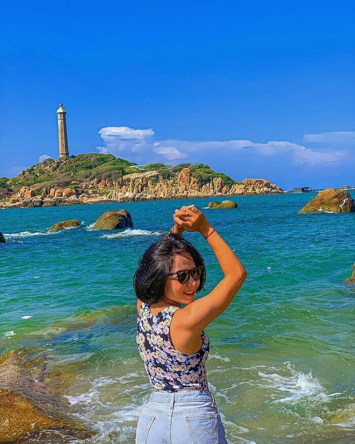 ケガ灯台は、自由に「仮想生活」をポーズするのに最適な背景になります