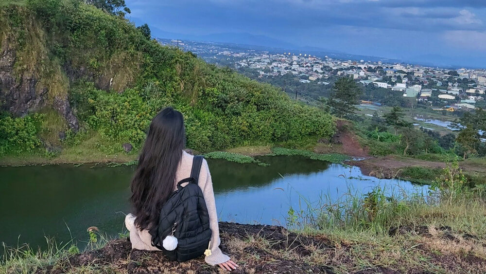 고산 마을 전체를 품은 아름다운 '전망 언덕' 플레이쿠 바위산 체크인