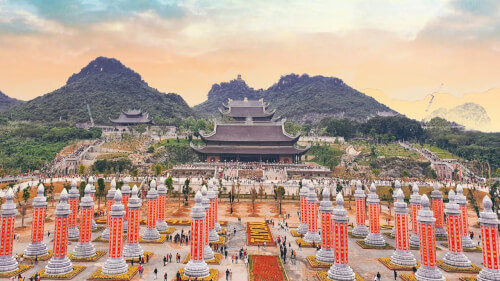 タム チュック パゴダ - ハナムにある世界最大の寺院