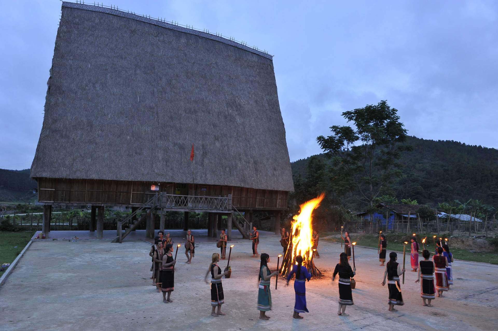 Làng du lịch cộng đồng Kon Bring