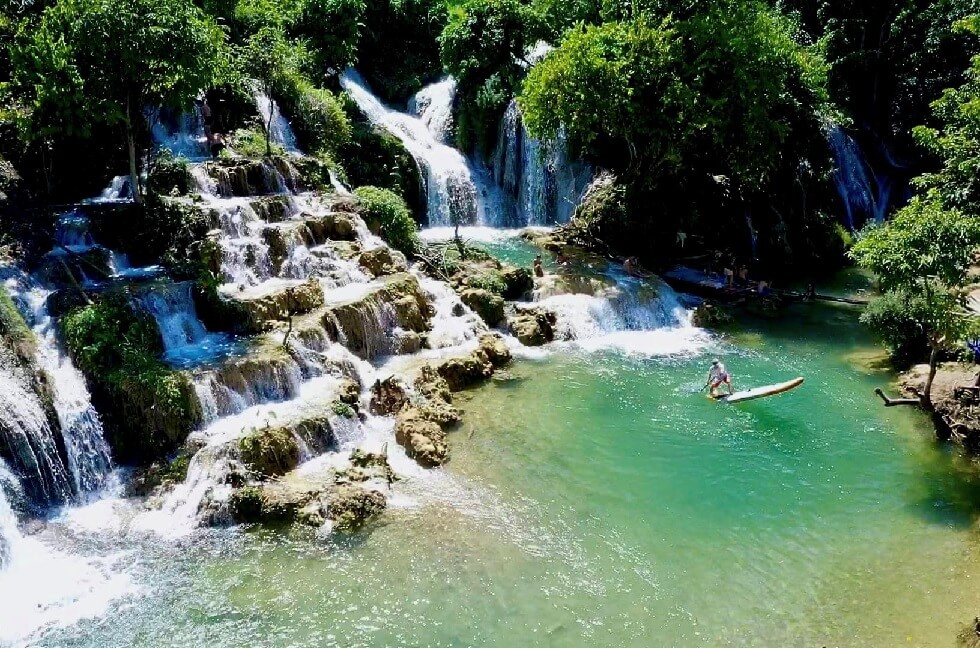 バンサム滝の夏。