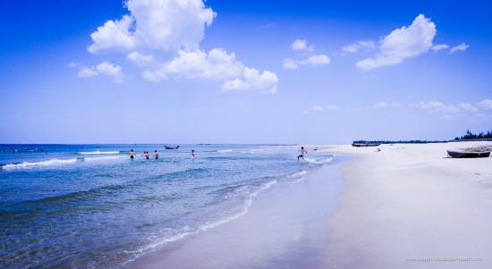 透き通った水は、ここに来る人をリラックスさせます