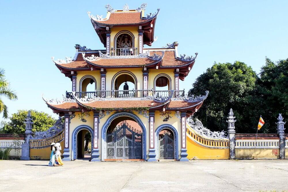 Nam Tho 탑 (Van Linh Khanh Tu)