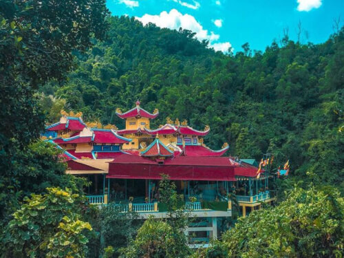 Suoi Do Pagoda - 멀리서 본 풍경