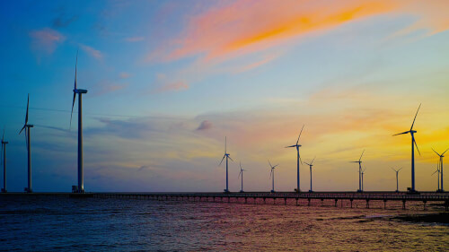 バクリューの「風力発電所」で夕日の美しさを鑑賞