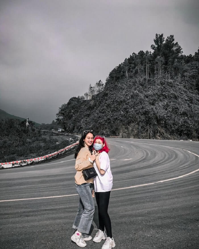 하이반 고개(Hai Van Pass)는 많은 젊은이들이 정복하고 싶어하는 길입니다.