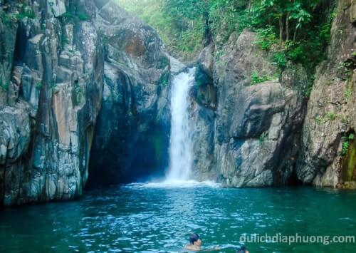 Khu du lịch thác Chênh Vênh