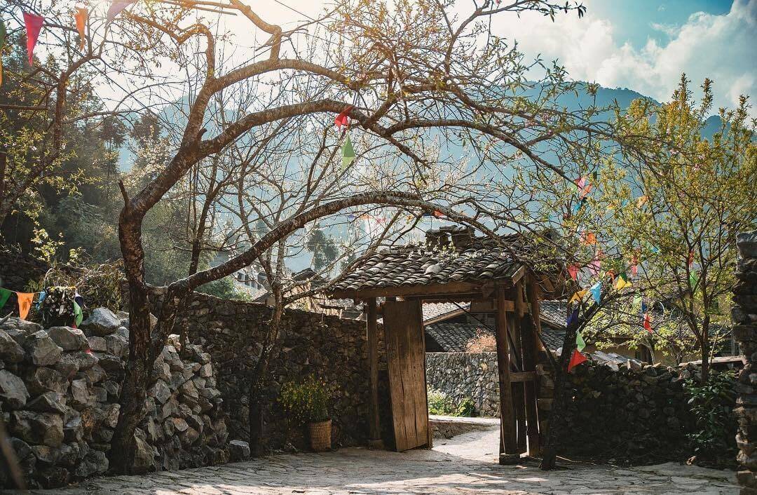 Làng Lô Lô Chải