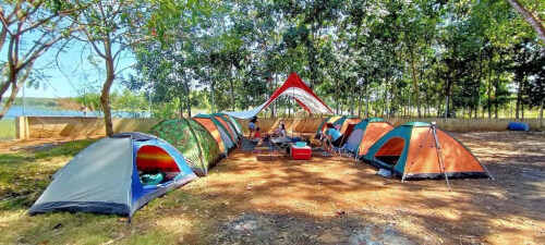 スオイ ジアイ湖のキャンプ場とピクニック エリア