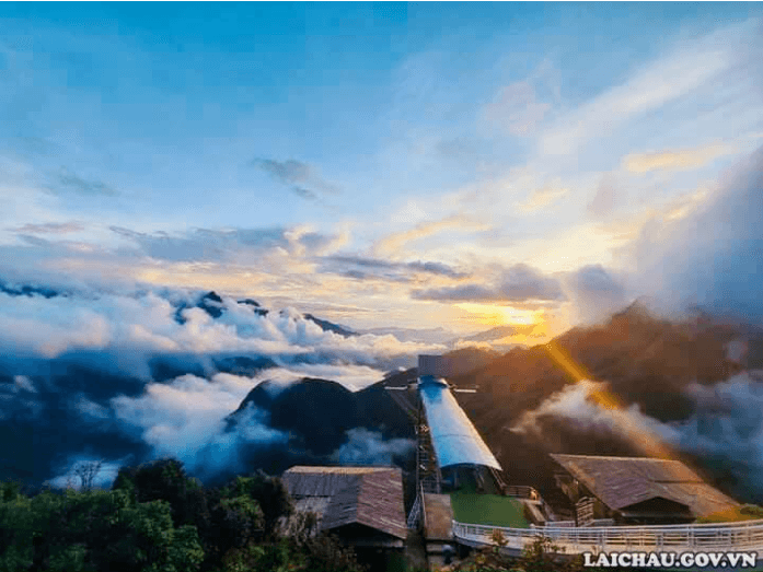 夕暮れ時のロン メイ グラス ブリッジ観光エリアの静かな美しさ。