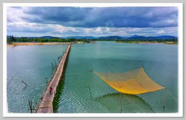 Cầu gỗ Ông Cọp Phú Yên.