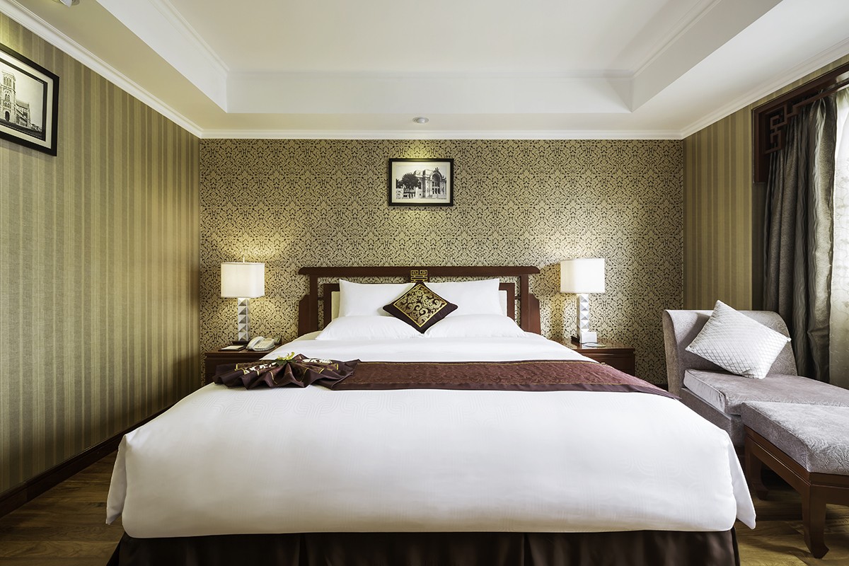 Suite Executive Governor