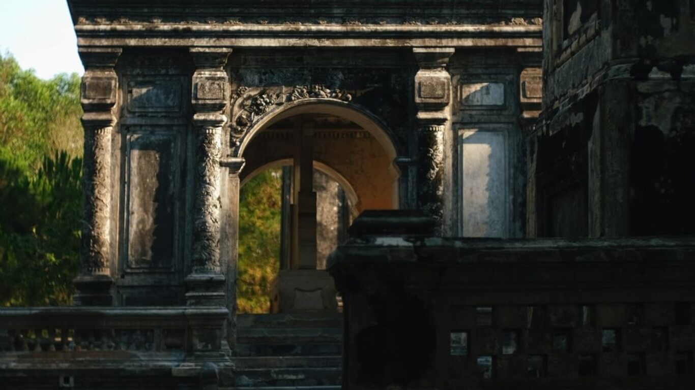 Lăng Đồng Khánh Và Câu Chuyện Về Vua Chúa Triều Nguyễn