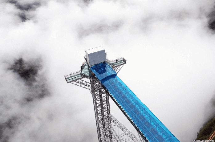 Khu Du Lịch Cầu Kính Rồng Mây