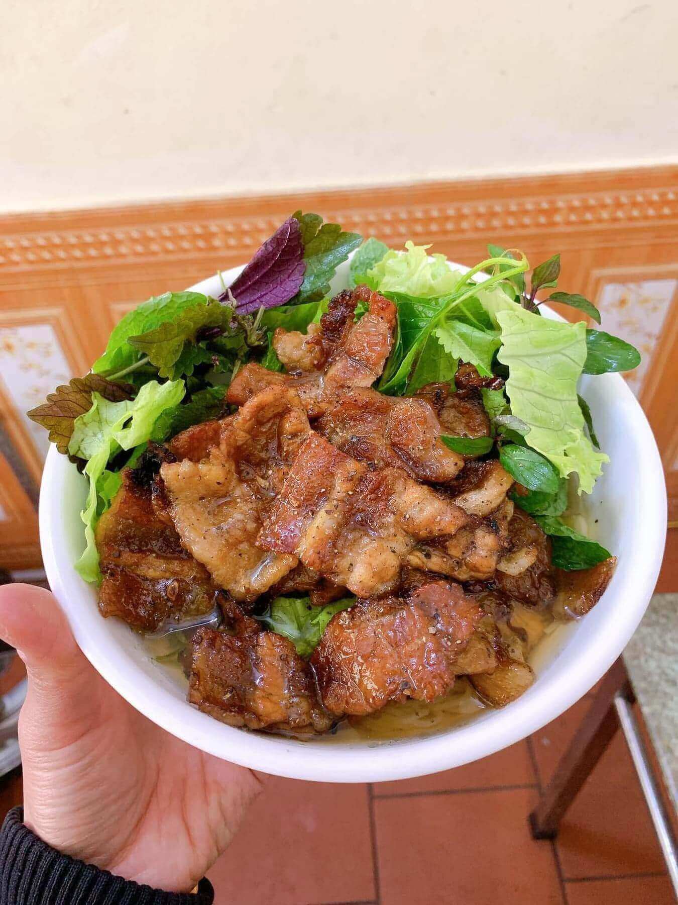 Ẩm thực bún chả - món ăn hấp dẫn du khách thưởng thức