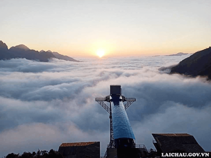 Khu Du Lịch Cầu Kính Rồng Mây