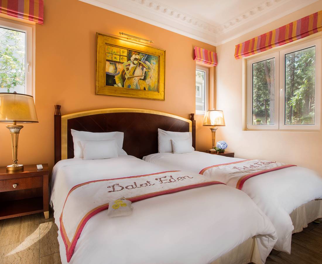 Biệt Thự Loại Sang Hướng Vườn Và Đồi Thông