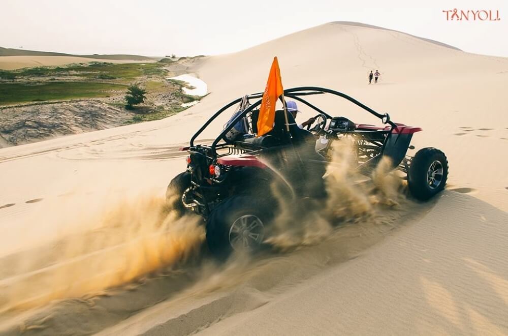 Racing motorbikes on sand is an adventurous but also exciting game.