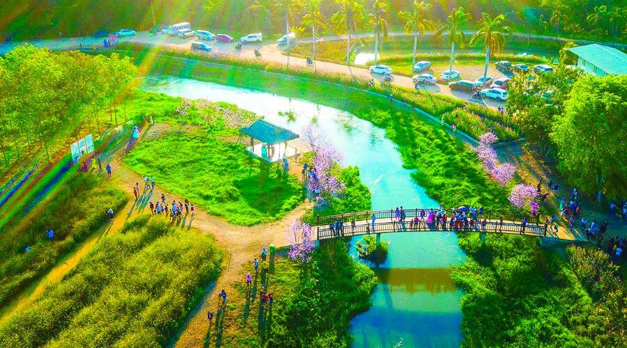 タイニン・ウォーターパークの空間はクールなブルーを基調にデザインされており、シンプルながらも美しいデザインです。